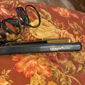 Helen of Troy flat iron